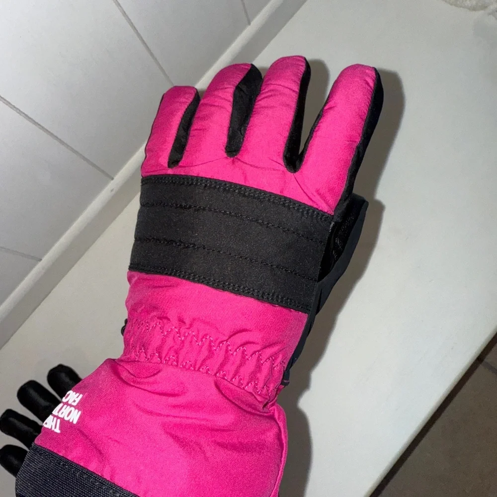The North Face Fuchsia and Black Winter Gloves
